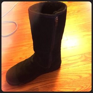 Tall black Ugg boots w/zipper