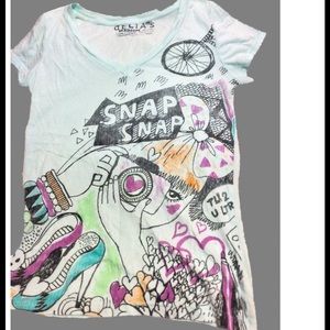 🎉SPECIAL PRICE🎉 Delia's "Snap" Graphic Tee