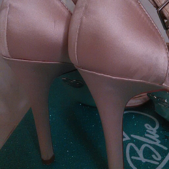 Size 7 1/2 Betsy Johnson Shoes. Worn once. - Picture 2 of 4