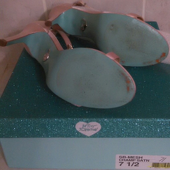 Size 7 1/2 Betsy Johnson Shoes. Worn once. - Picture 3 of 4
