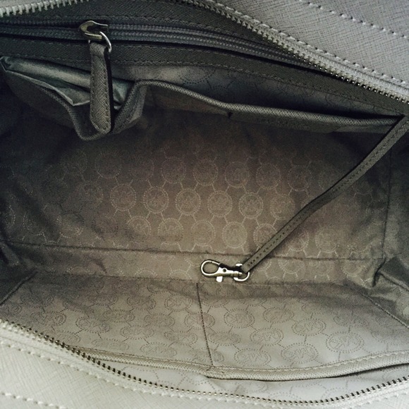 🎈SOLD🎈Michael KorS Large Selma Purse - Picture 3 of 4