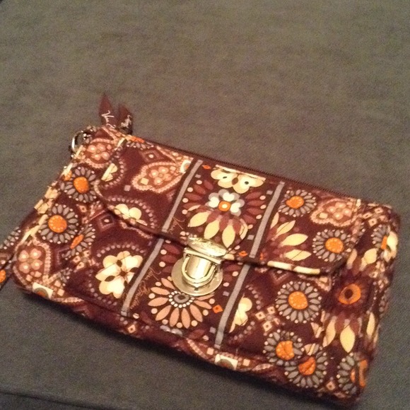 Vera Bradley push lock wristlet canyon
