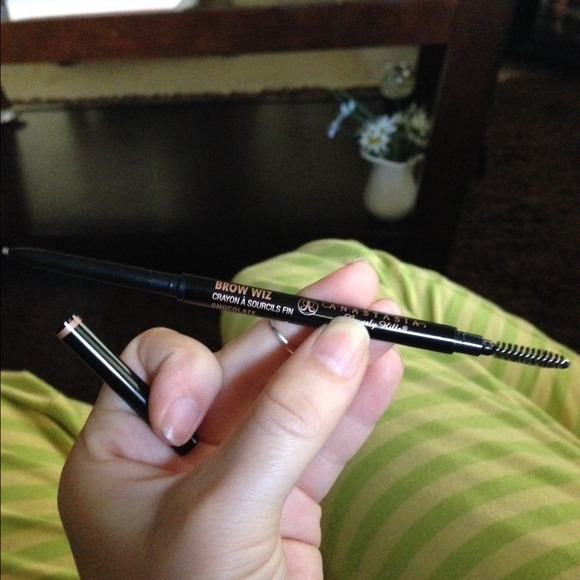 Anastasia of Beverly Hills Brow wiz