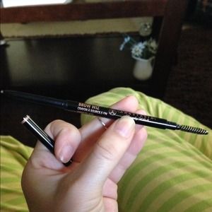 Anastasia of Beverly Hills Brow wiz