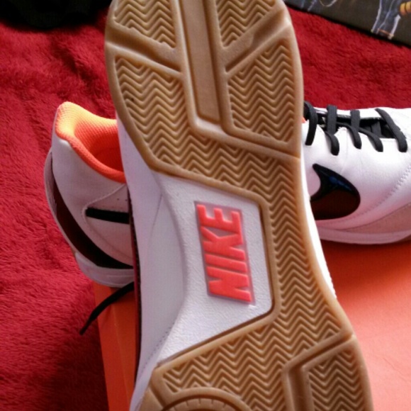 Nikes - Picture 2 of 4