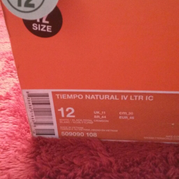 Nikes - Picture 4 of 4