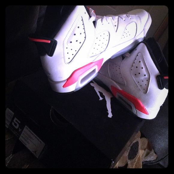 Air Jordan 6s size 5y