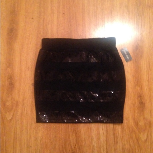 Black sequins skirt
