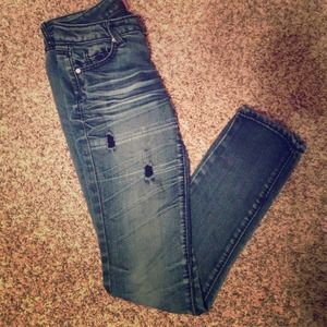 Size 5. Jeans. Long. Tall. Torn. Distressed. Cute.