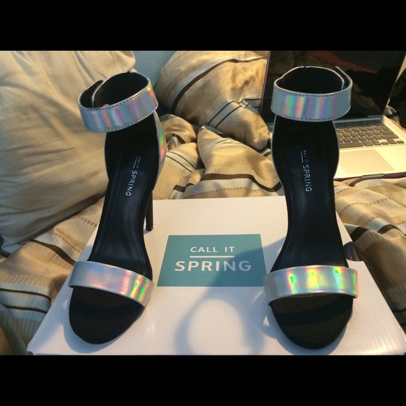 Cavangnaro Call it Spring High Heel Pumps