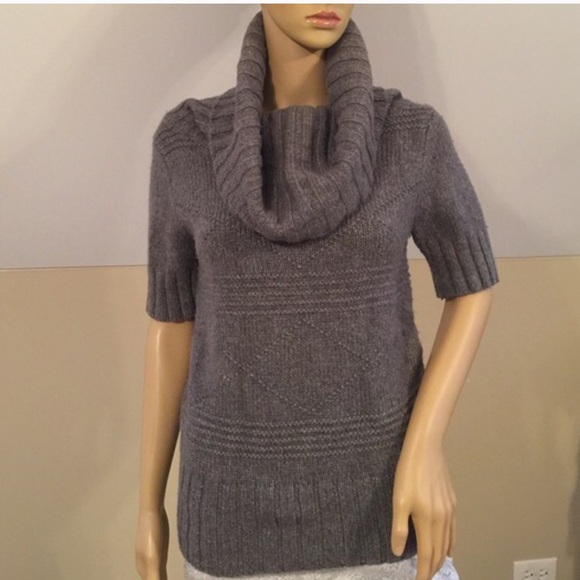 American Eagle Outfitters Sweaters - American Eagle sweater(size sm)