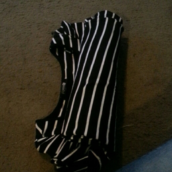 Dresses - Picture 1 of 4