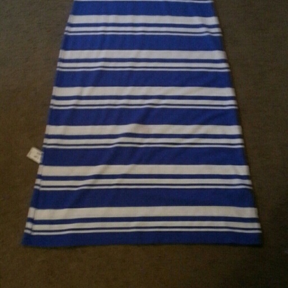 Dresses - Picture 4 of 4