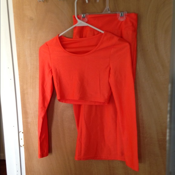 Neon orange crop top and midi outfit - Picture 2 of 2