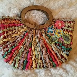 Beautiful floral straw handbag.