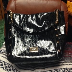 MICHAEL KORS LARGE SHOULDER TOTE