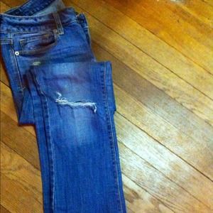 Light/medium wash skinny kicks