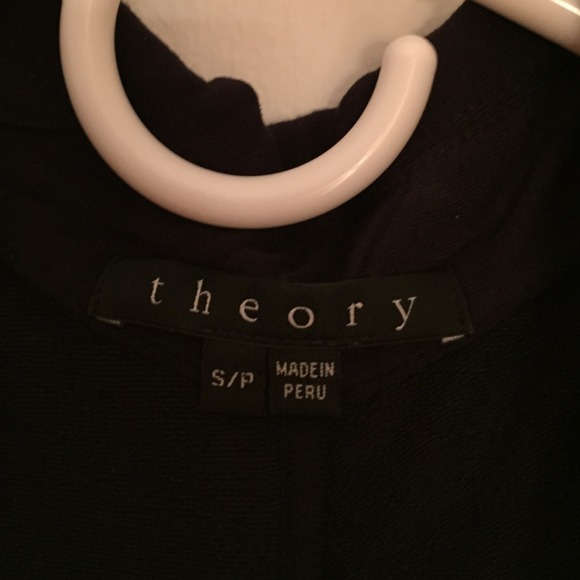 Theory Blazer with scrunchy sleeves - Picture 2 of 3