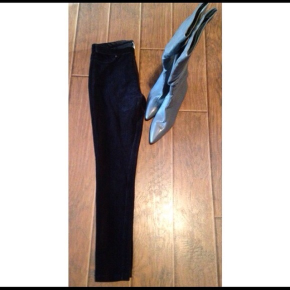 BLACK VELOURISH CORDUROY LEGGINGS.  J C PENNEYS - Picture 3 of 3