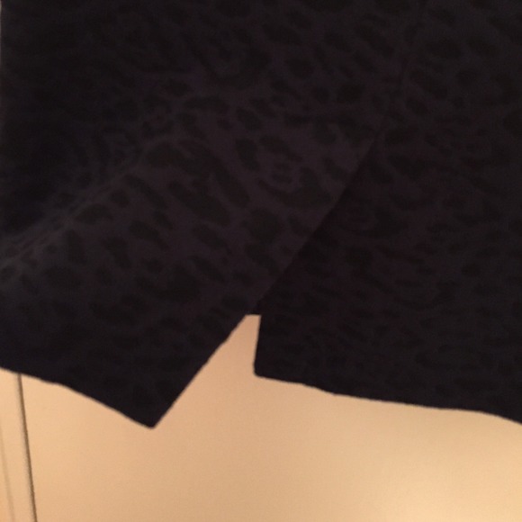 Navy leopard print pencil skirt - Picture 3 of 3