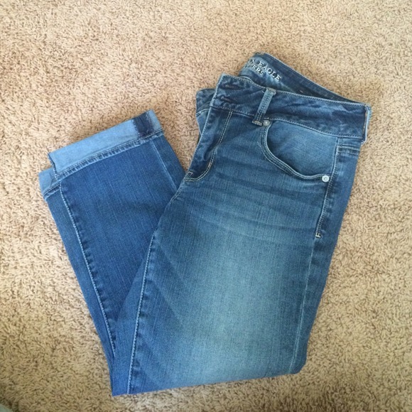 American Eagle Artist Crop