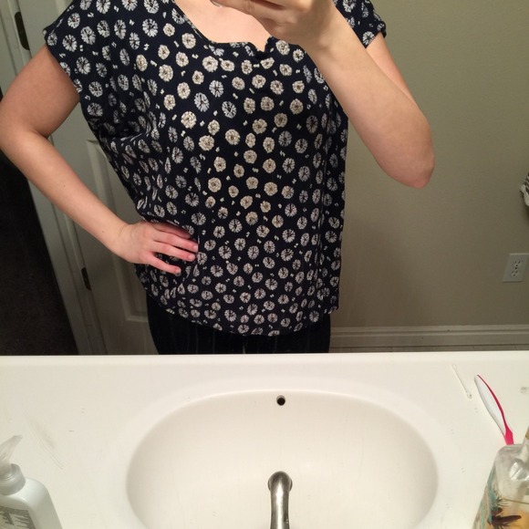 Flowy top - Picture 3 of 3