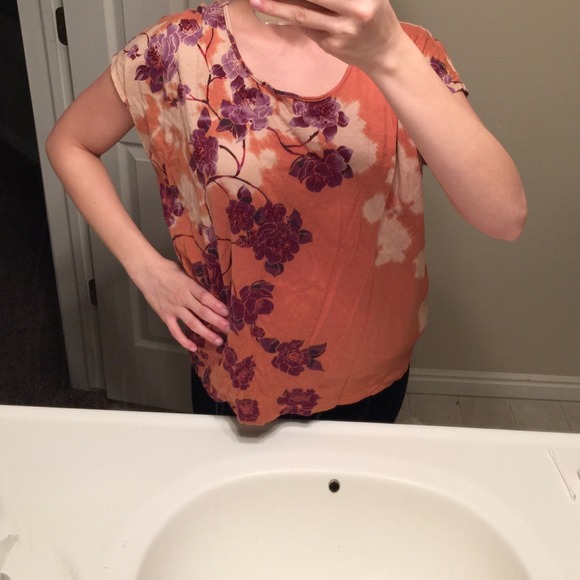 Flowy top - Picture 2 of 2