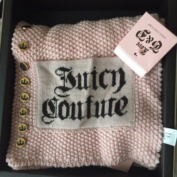 Two Piece Set Juicy Couture Beanie and Scarf
