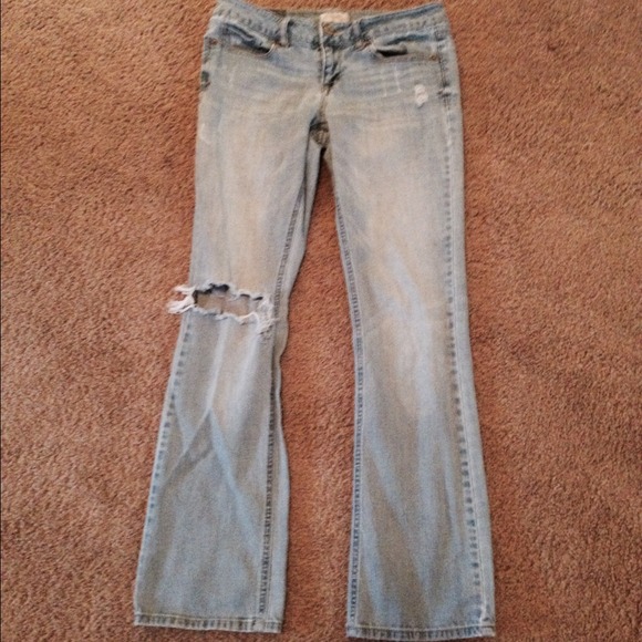 Aeropostale Chelsea Bootcut Destroyed Jeans
