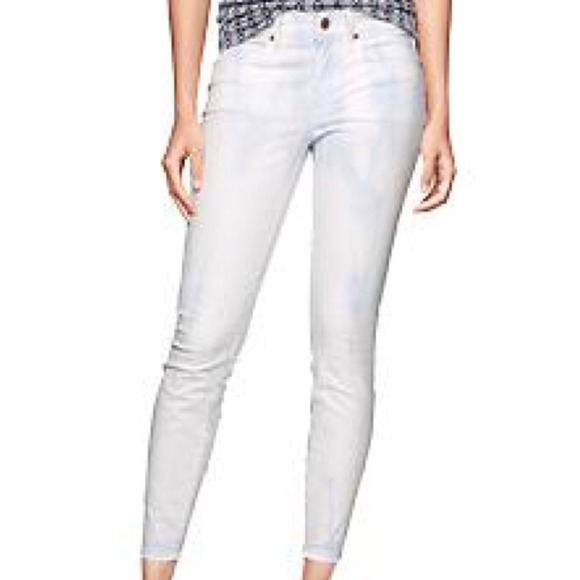 White and blue tie dye legging jean