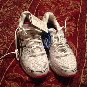 Asics Gel Kayano 17 tennis shoes