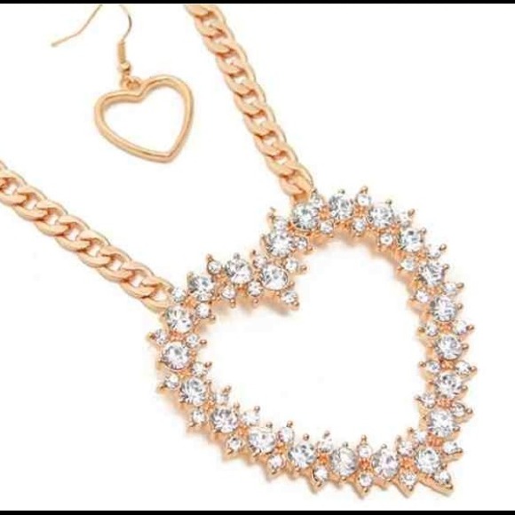 Big gold heart necklace