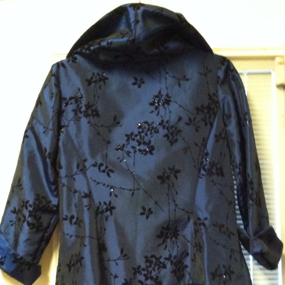 STUNNING "XSCAPE" DRESS JACKET!! - Picture 4 of 4