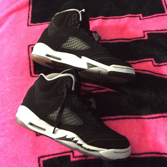 Jordan Retro Oreo 5's - Picture 2 of 3