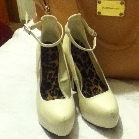 White heels " 6 1/2 inches " (new)