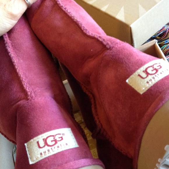 Rare / HTF Burgundy Uggs - Picture 2 of 4
