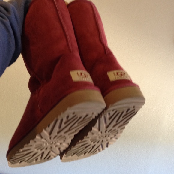 Rare / HTF Burgundy Uggs - Picture 3 of 4