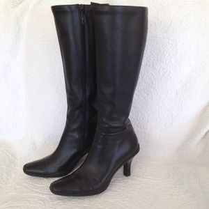 BLACK HIGH HEEL BOOTS