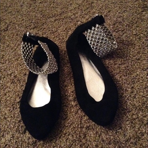 Flates  with Diamonds - Picture 1 of 3