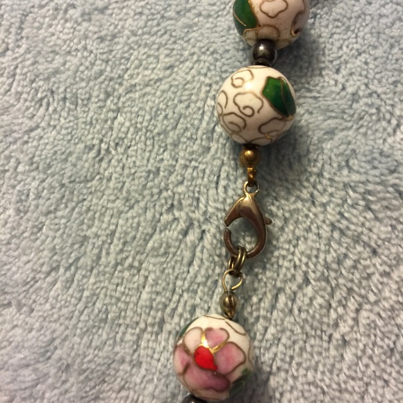 Vintage Style Bead & Hematite Necklace - Picture 3 of 3