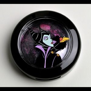 MAC Cosmetics "My Dark Magic" eyeshadow (LM)