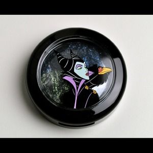 Mac Cosmetics "She Who Dares" eyeshadow (LM)