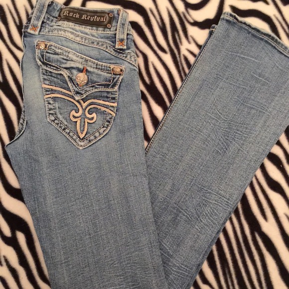 🎉SOLD 🎉Rock Revival Light Wash other site