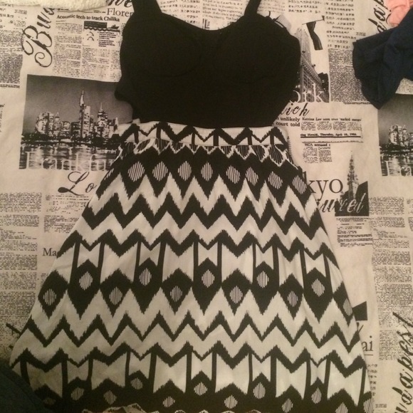 black and white dress!