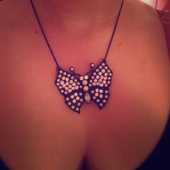 Pearl butterfly necklace