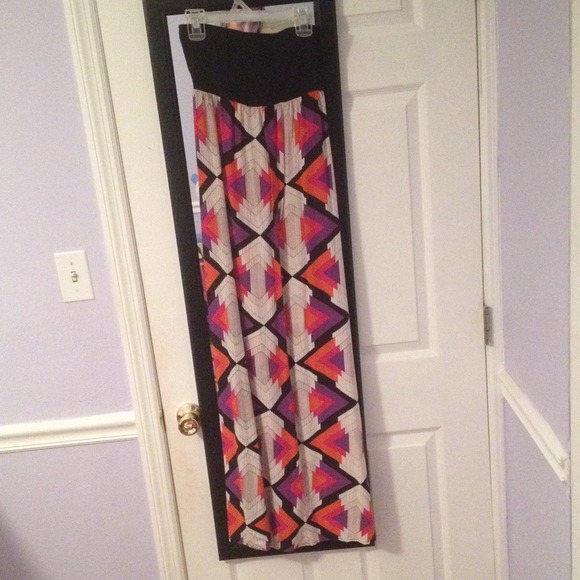 Maxi dress worn once in perfect condition - Picture 2 of 2