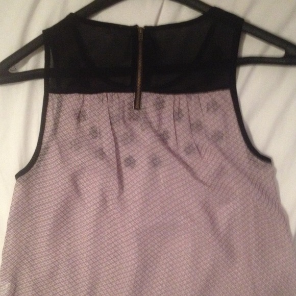 Cute flowy tank - Picture 3 of 4