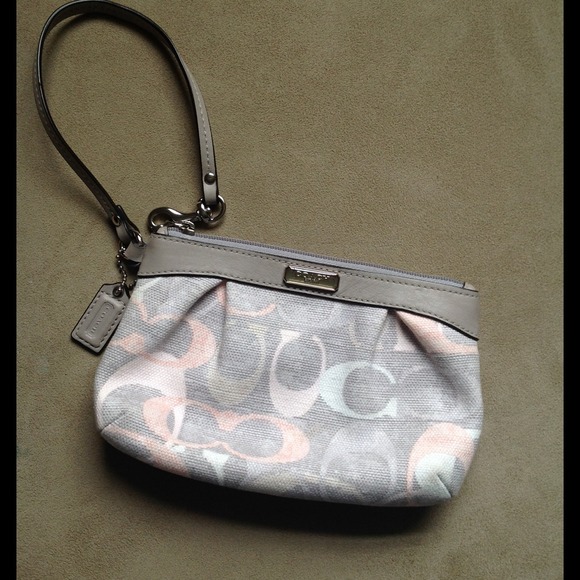 Coach OP Linen Pleated Medium Wristlet Authentic - Picture 1 of 2