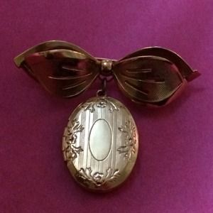 Vintage locket & bow pin💝
