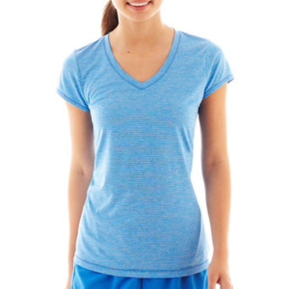 SOLD AT LOCAL THRIFT SHOP Xersion Workout Shirt 💫